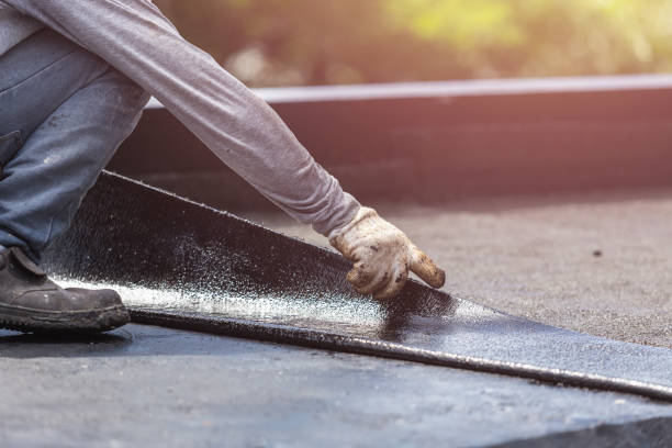 Professional Vapor Barrier Installation technician working in Potterville, MI